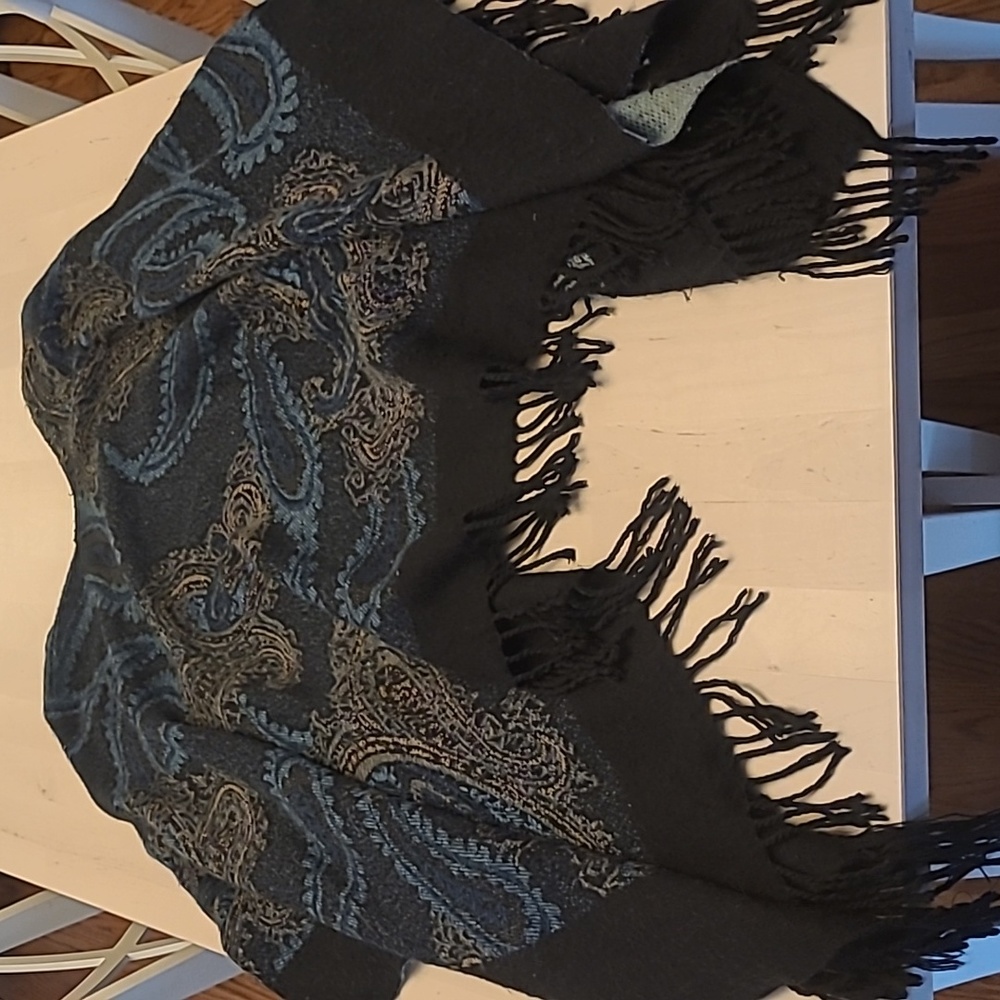 GENTLY WORN Charlie Paige One Size Fits All Paisly Printed Acrylic Fringed Shawl - Picture 8 of 13